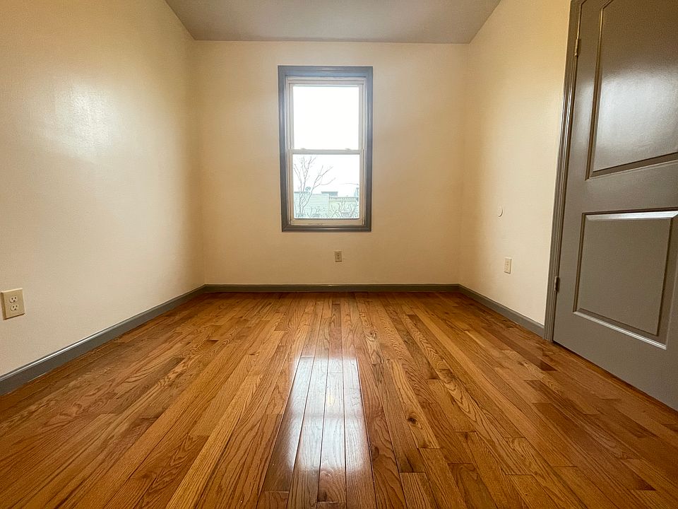 2nd image of 124 Virginia Ave #32E
