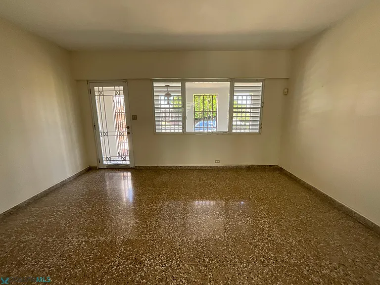 1771 Siervas De Maraa — Photo 6