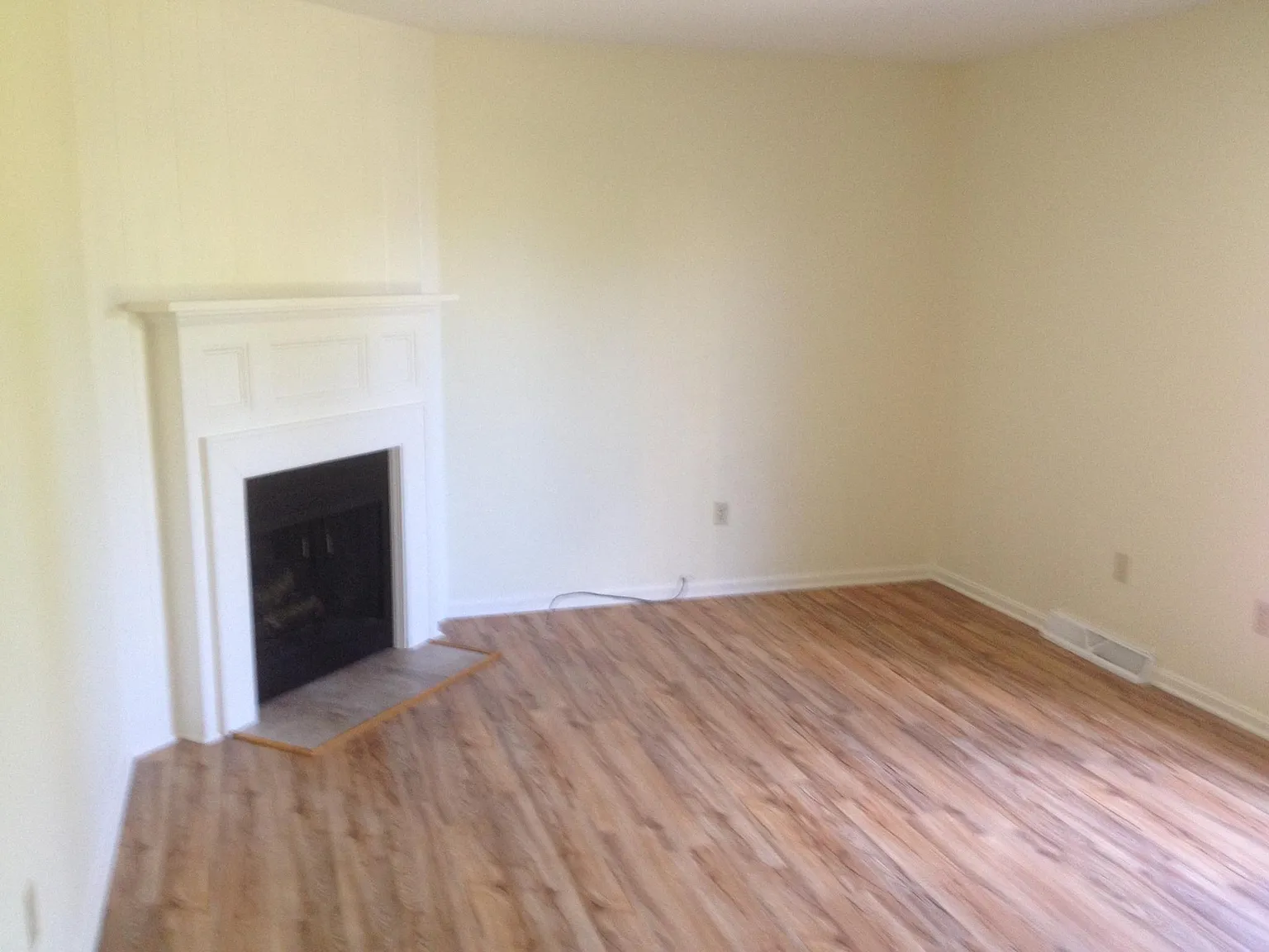 3 bed, 1.5 bath, 1530 sqft, $3,050 — Photo 2