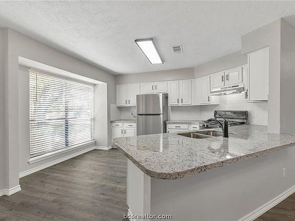 3rd image of 3412 Coastal Dr
