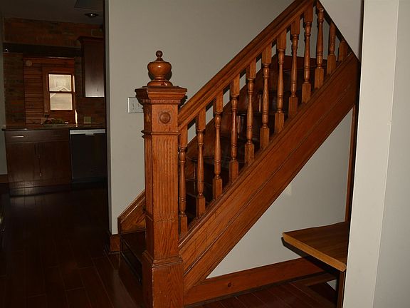 5th image of 1285 Forsythe Ave