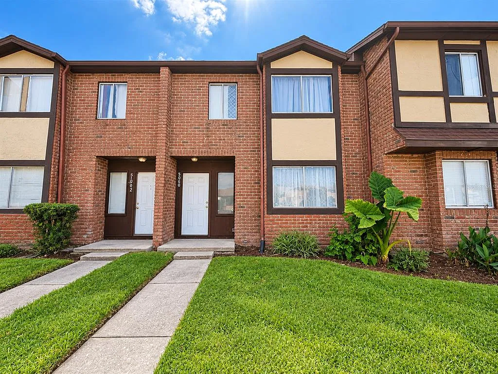 3 bed, 2.5 bath, 1405 sqft, $1,700 — Photo 1
