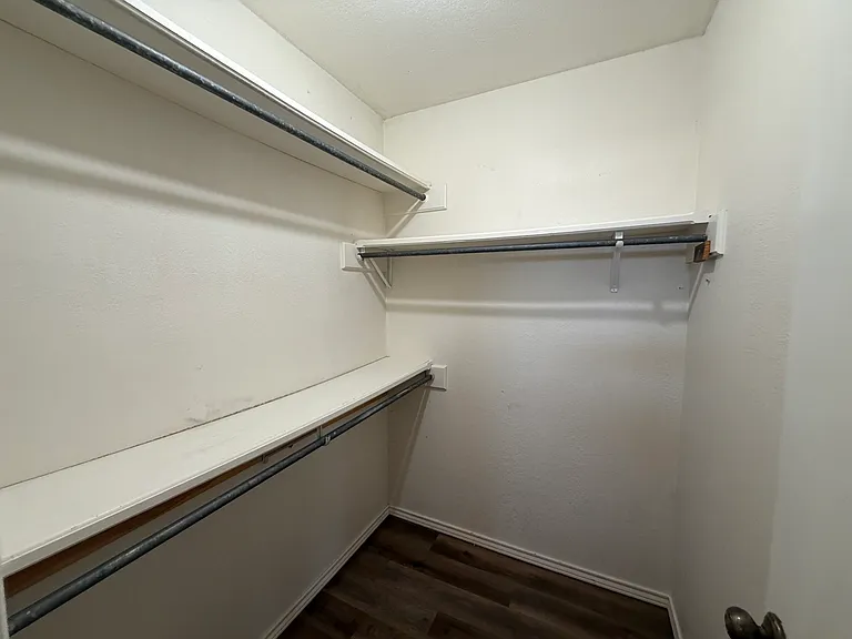 3401 Essex Ave — Photo 23