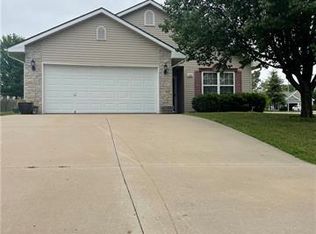 1100 Pleasant Hill Dr, Platte City, MO 64079