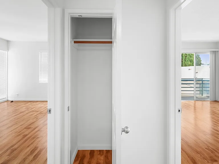 1828 Purdue Ave #203 — Photo 16