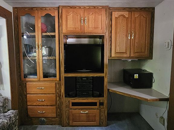 5th image of 63702 Marblemount Way