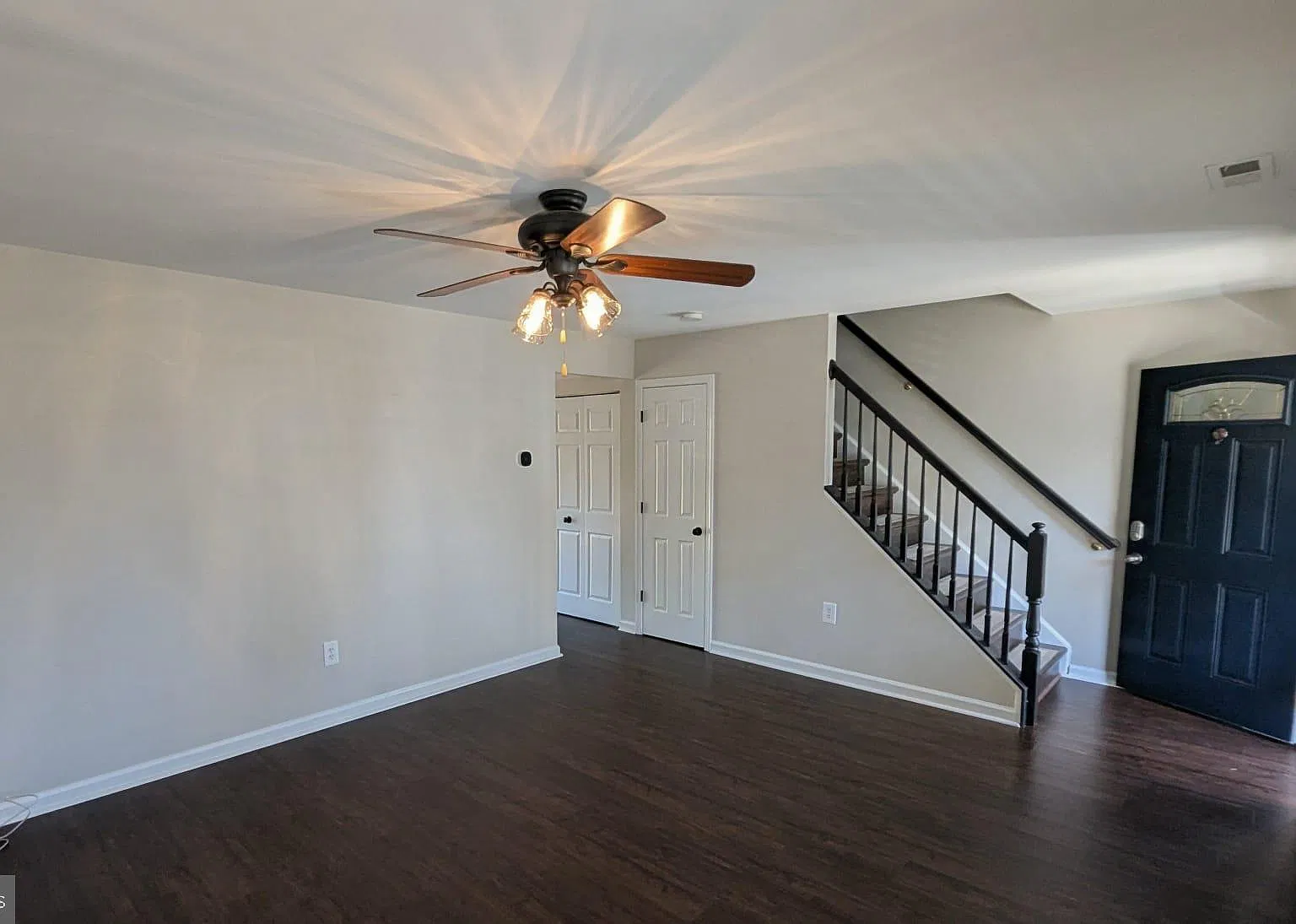 3 bed, 2.5 bath, 1106 sqft, $2,800 — Photo 3
