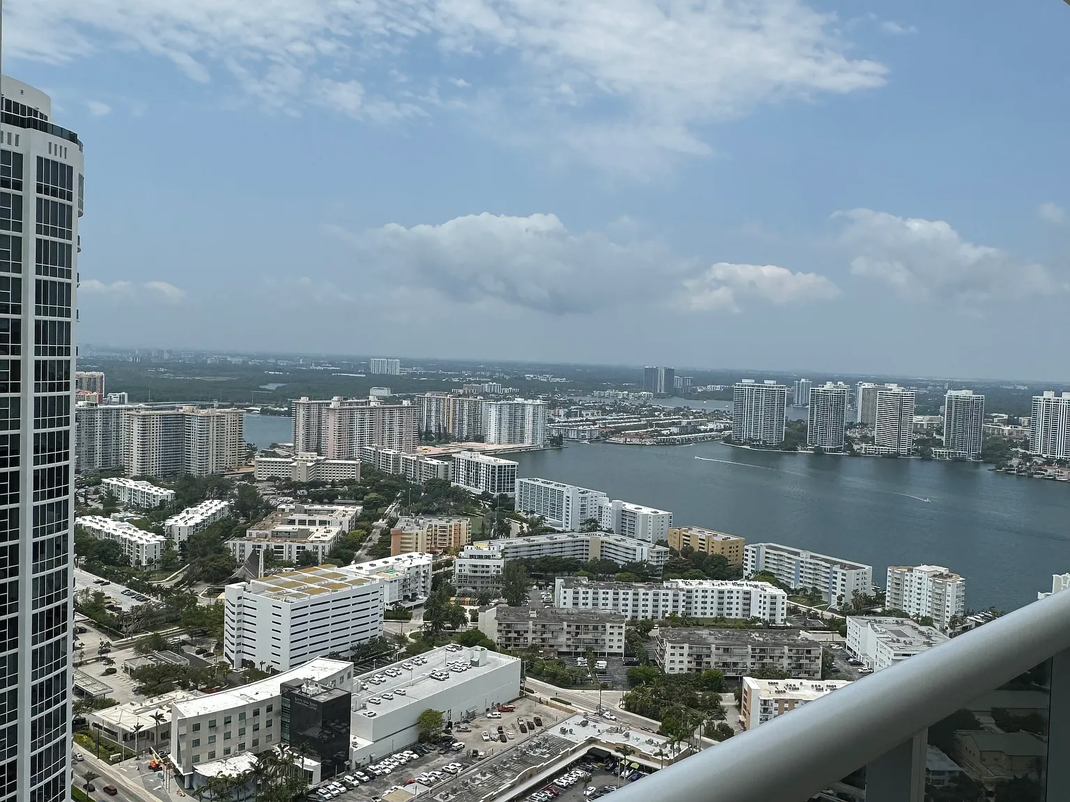 1 bed, 920 sqft, $4,900 — Photo 3