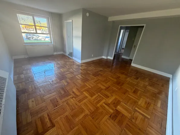 (undisclosed Address), Fresh Meadows, NY 11365