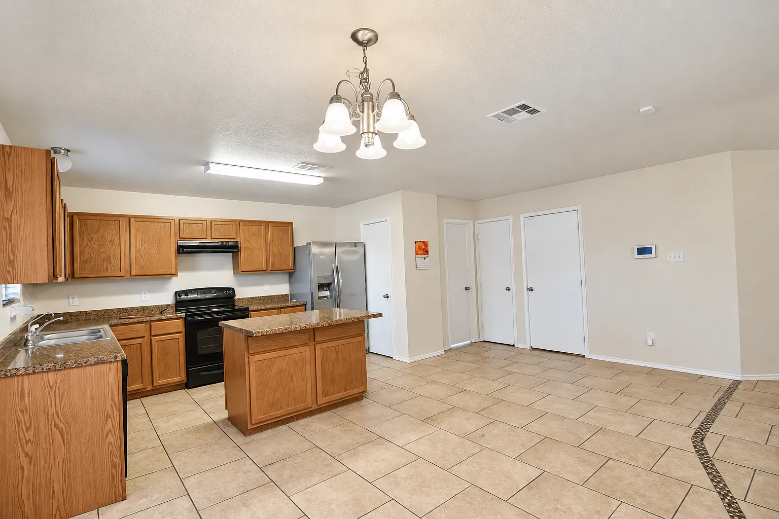 3501 Regency Ct, Killeen — Photo 4