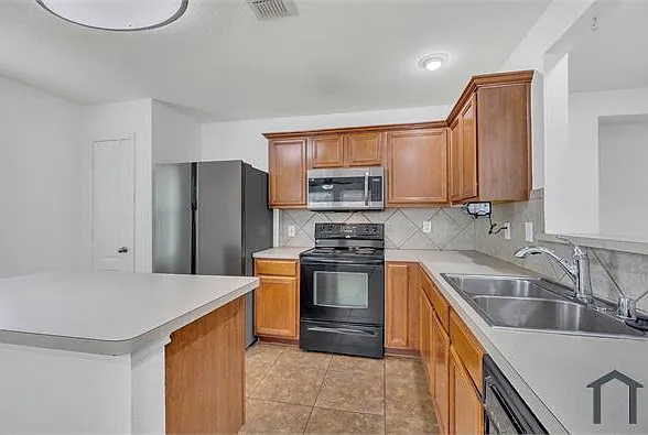 7449 Grass Valley Trl — Photo 6