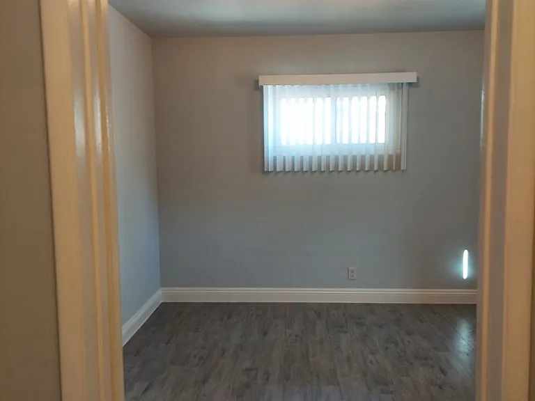 285 N Holliston Ave — Photo 4