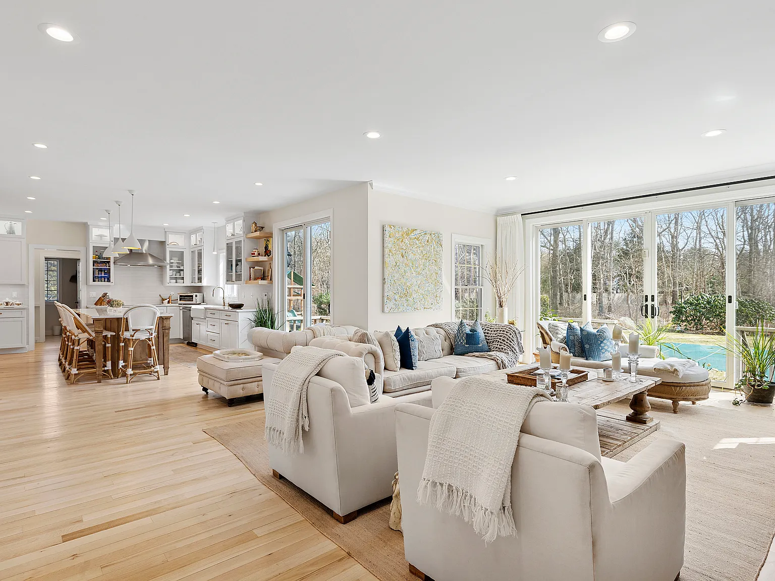 Luxurious Sagaponack Home, Newly Renovated. Spacious and Modern! — Photo 4