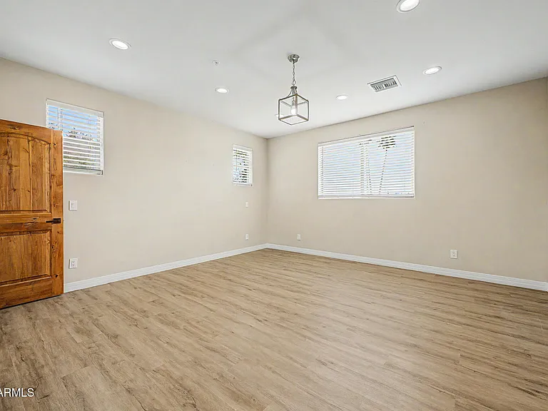 2311 E Colter St — Photo 55