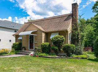 4 Algonquin Dr, Cranford, NJ 07016