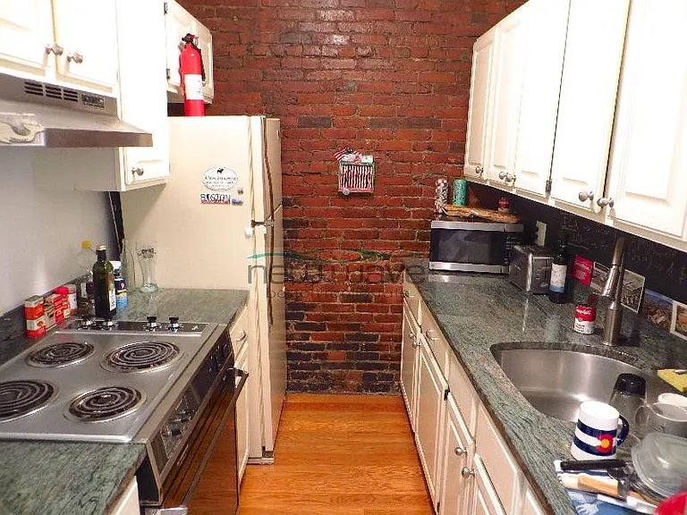 13 Concord Sq #3 — Photo 5