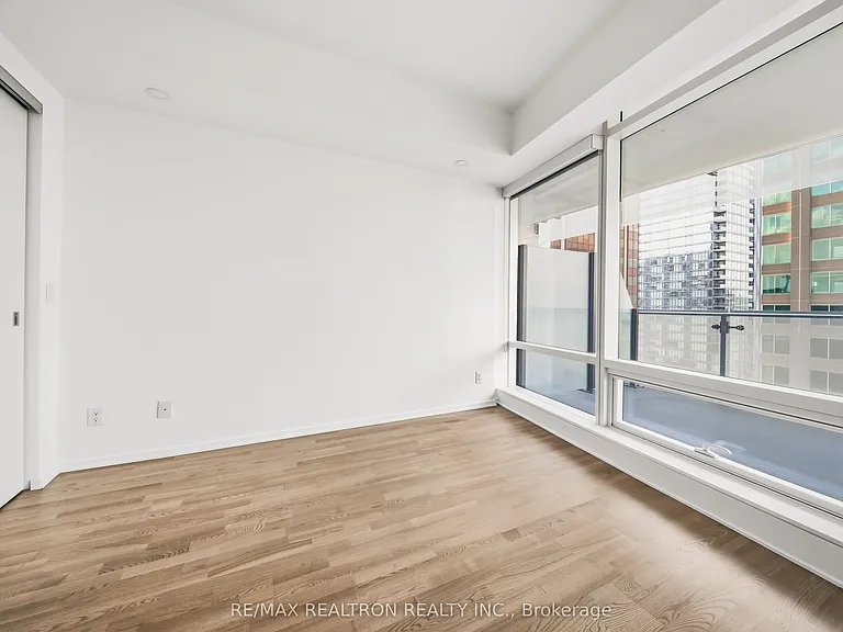 1 Bloor St E #3211 — Photo 15