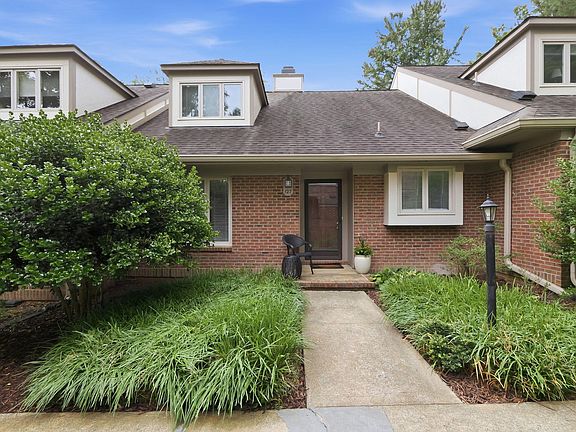2nd image of 127 Essex Dr