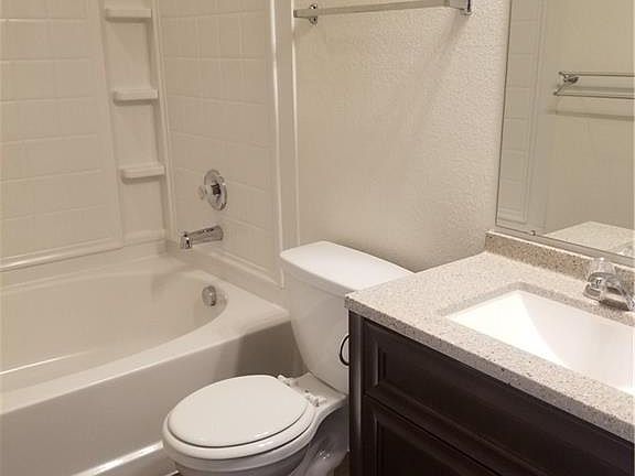 5th image of 410 Gina Dr