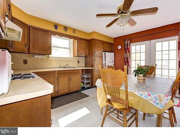 5th image of 7 Bodine Ave
