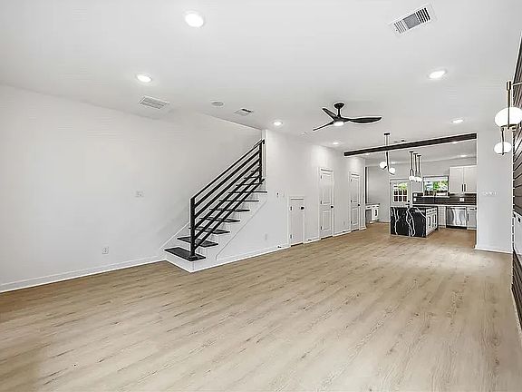 5th image of 4916 Tronewood St #B