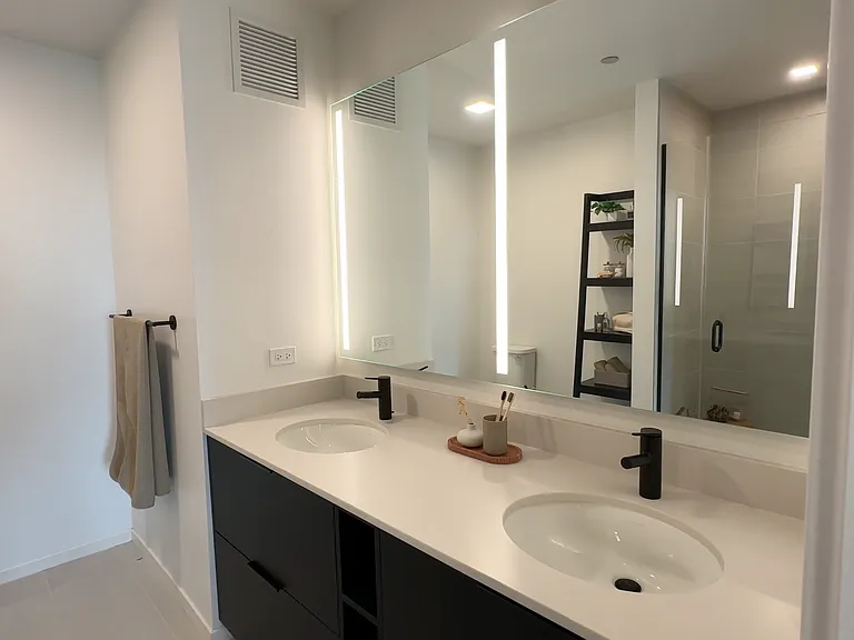 180 N Elizabeth St #709 — Photo 11
