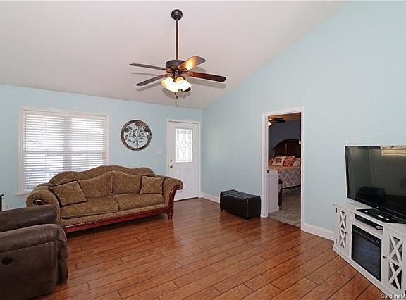 5th image of 114 Pinkney Ln
