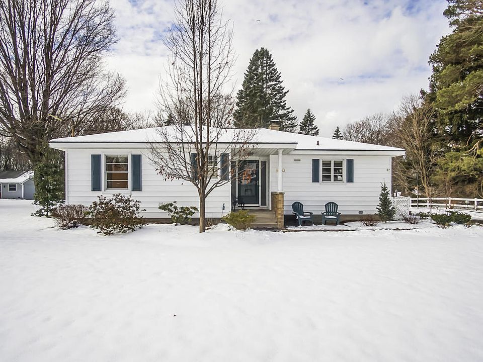1st image of 600 S 160th Ave