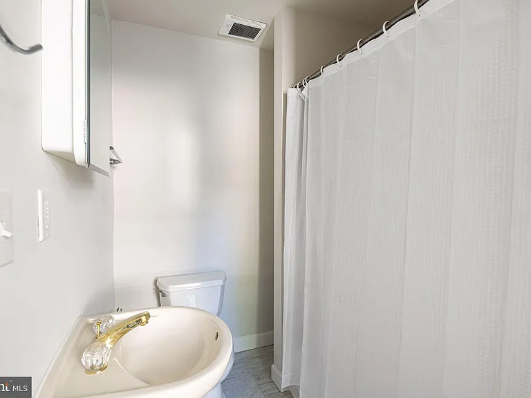 702 E Chelten Ave #2 — Photo 8