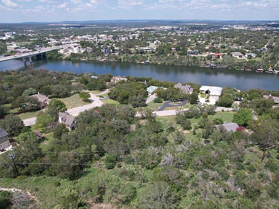 3rd image of 204 Los Escondidos Rd