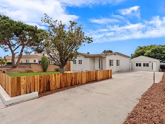 2nd image of 4779 Castle Ave