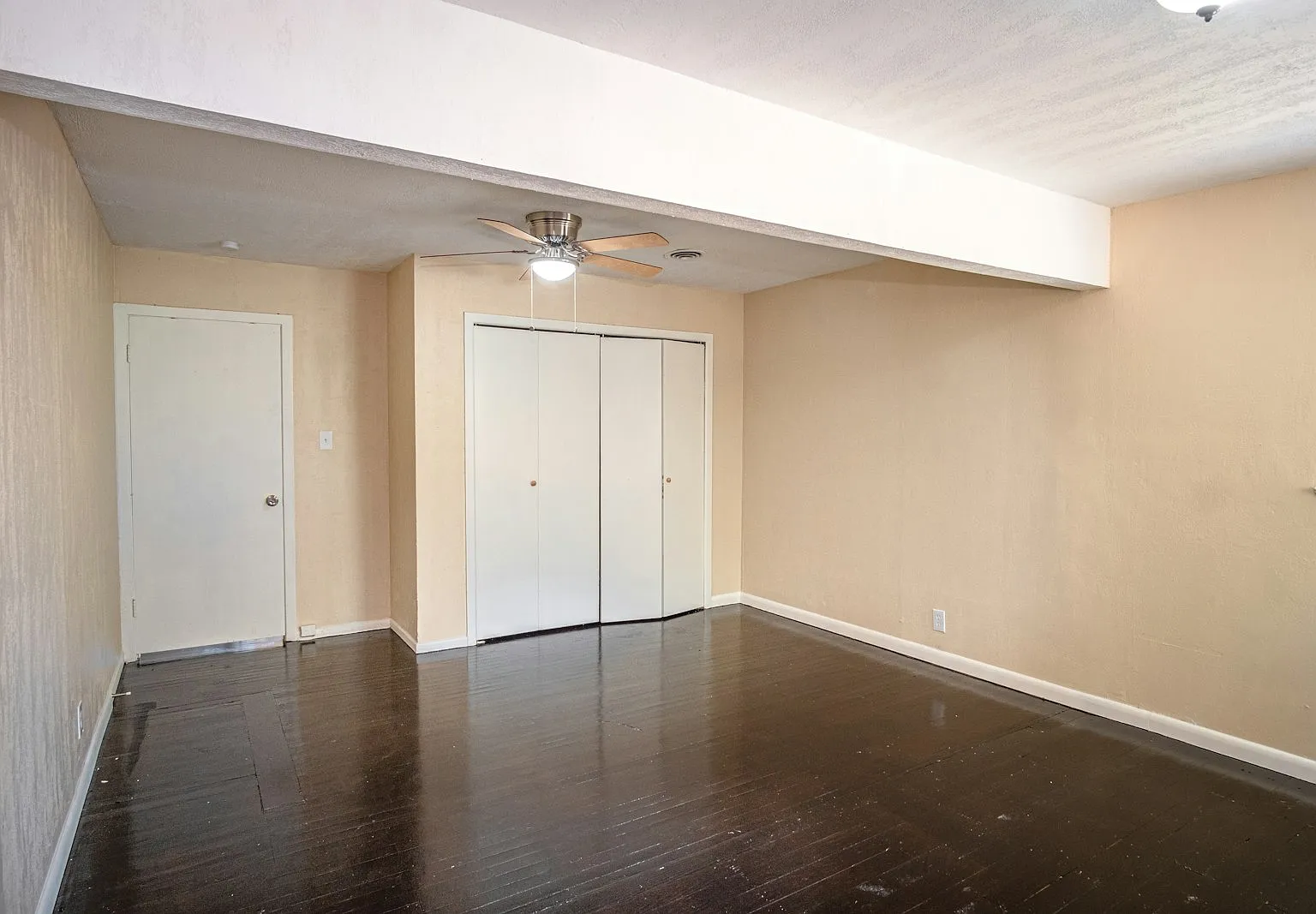 406 Como Street — Photo 2
