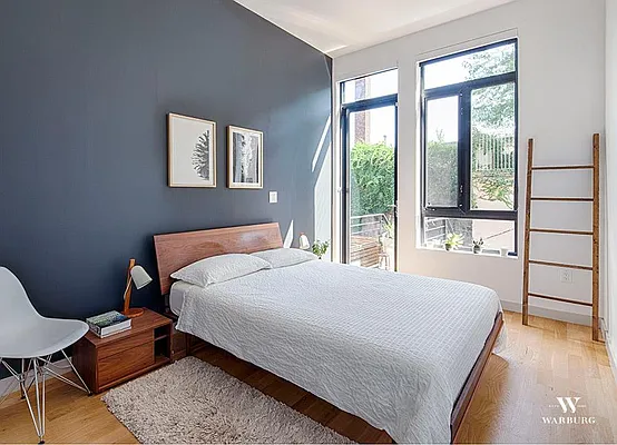 Sold by Warburg | media 25