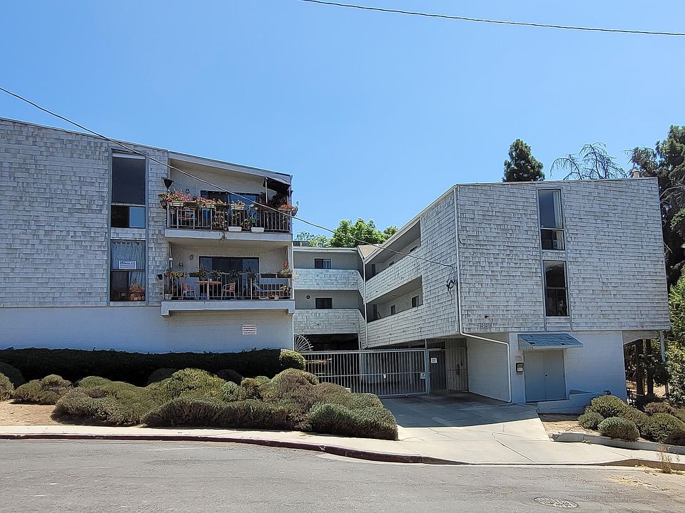 1st image of 950 Edgecliffe Dr