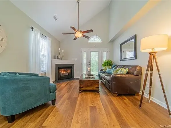 7511 Pilot Cove Ct, Denver, NC 28037