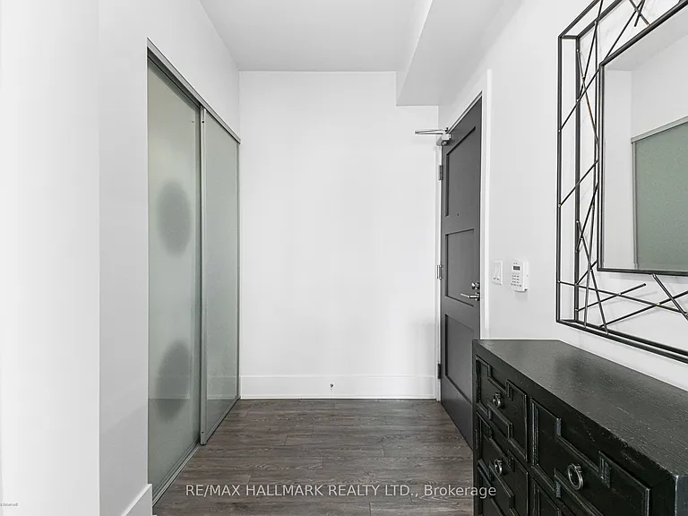 300 Front St W #2712 — Photo 22