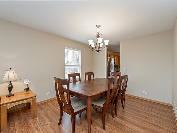 3rd image of 816 Eagle Dr