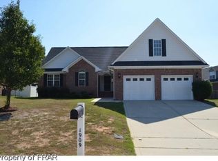 1909 Abbeydale Ln, Fayetteville, NC 28304