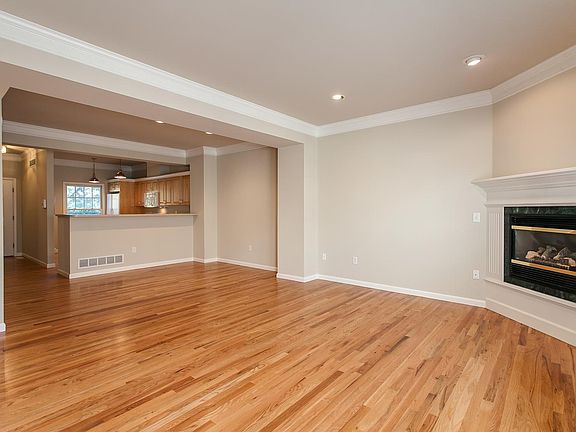 3rd image of 5816 E 10th Ave