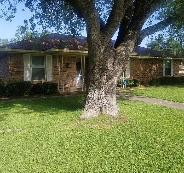 2nd image of 942 Sprucewood Dr