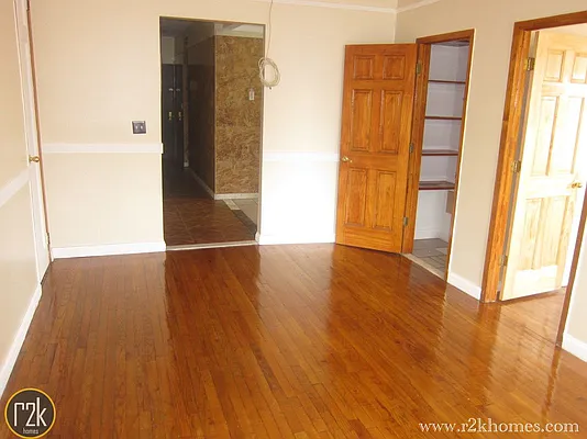 Rented by Realty 2000 Corp | media 2