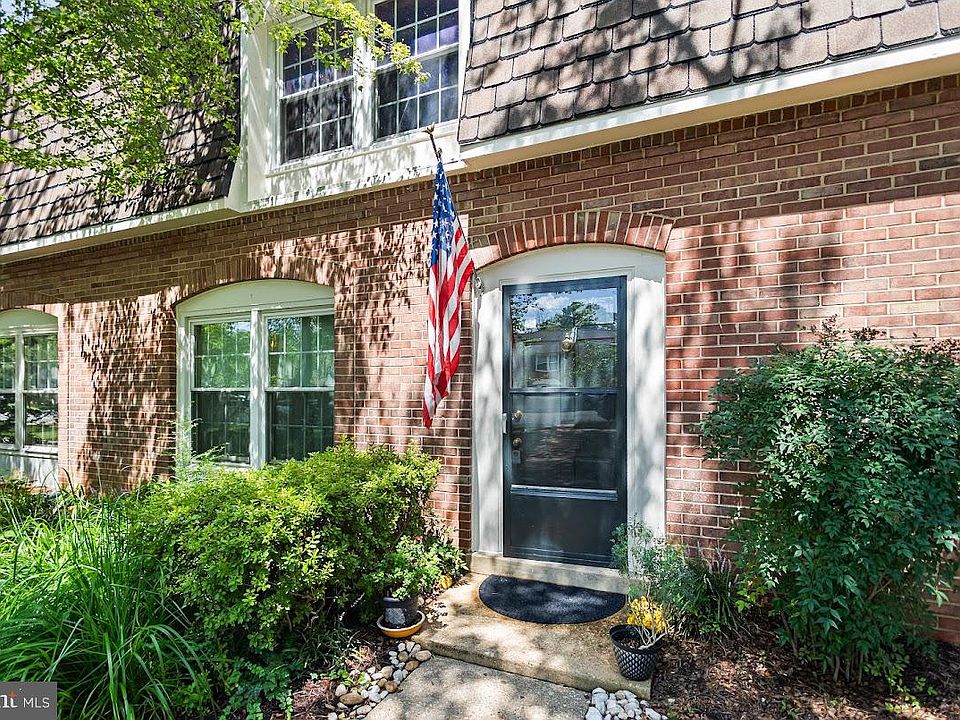 1st image of 8210 Carrleigh Pkwy #6