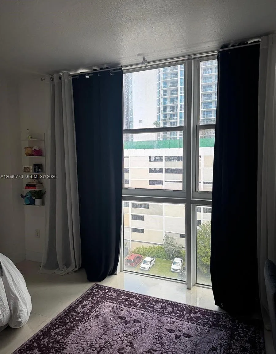 Moon Bay Of Miami Condo — Photo 2