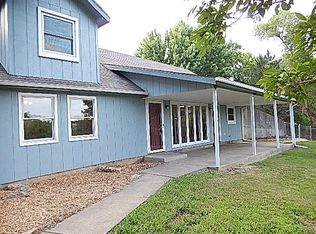 1067 Haskell Ter, Pomona, KS 66076