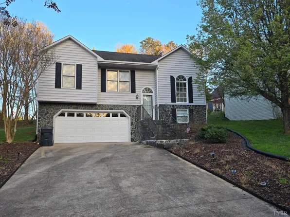 1189 Crest Ridge Dr, Bedford, VA 24523