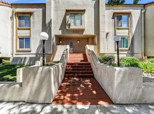 430 N Holliston Ave APT 104, Pasadena, CA 91106