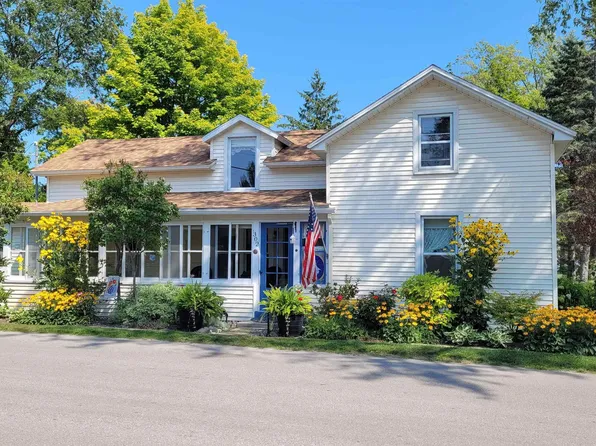 302 N Rose St, Northport, MI 49670