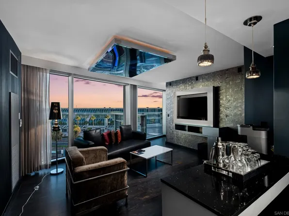 207 5th Ave #702, San Diego, CA 92101