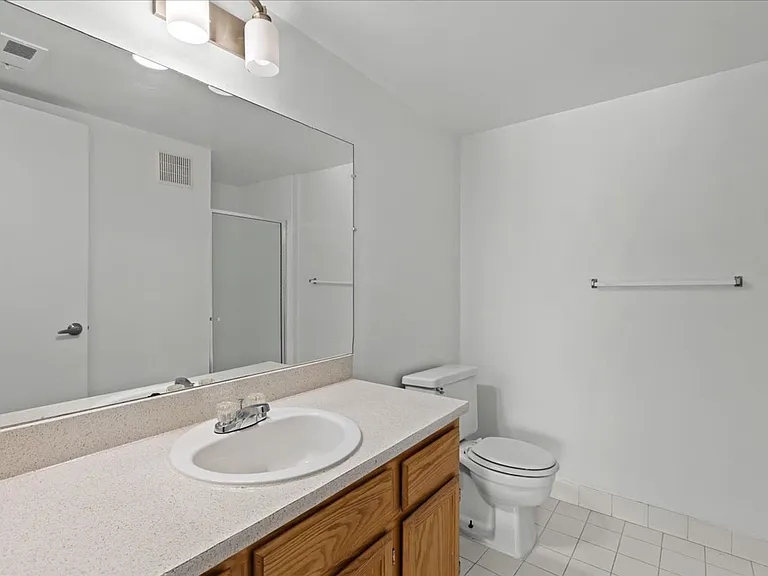 Willow Tree Apartments — Photo 24