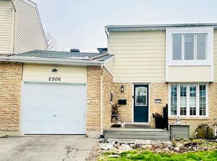 2506 Autumn Hill Cres, Ottawa, ON K1B4M7